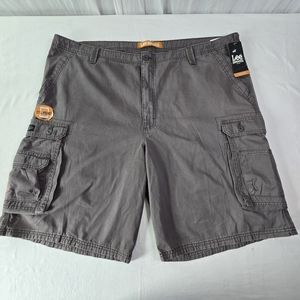 Lee Dungares mens cargo style shorts RN130273 with tags size W48 in clay